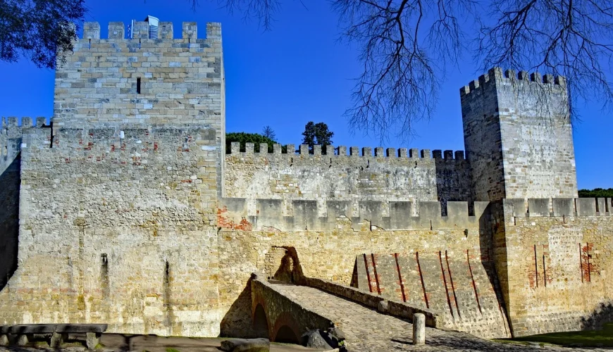 Discover the Magic of São Jorge Castle with Skip-the-Line Tickets!