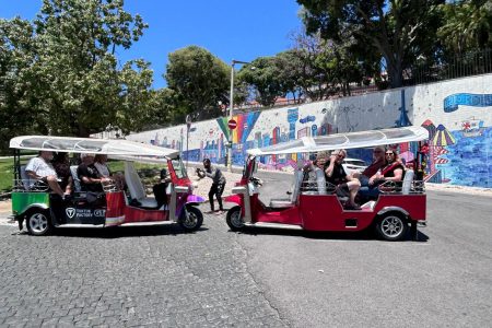 Lisbon: City Highlights Tuk-Tuk Tour with Pickup